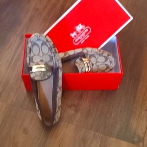 COACH NOLA SIGNATURE SUEDE 9.5 KHAKI/CHESTNUT